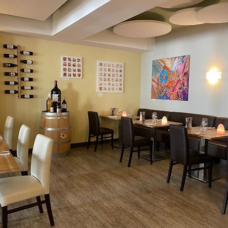 Hotel Restaurant La Boule D'Or Barbezieux-Saint-Hilaire Zewnętrze zdjęcie