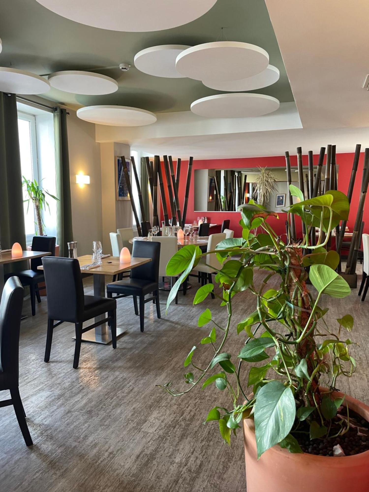 Hotel Restaurant La Boule D'Or Barbezieux-Saint-Hilaire Zewnętrze zdjęcie