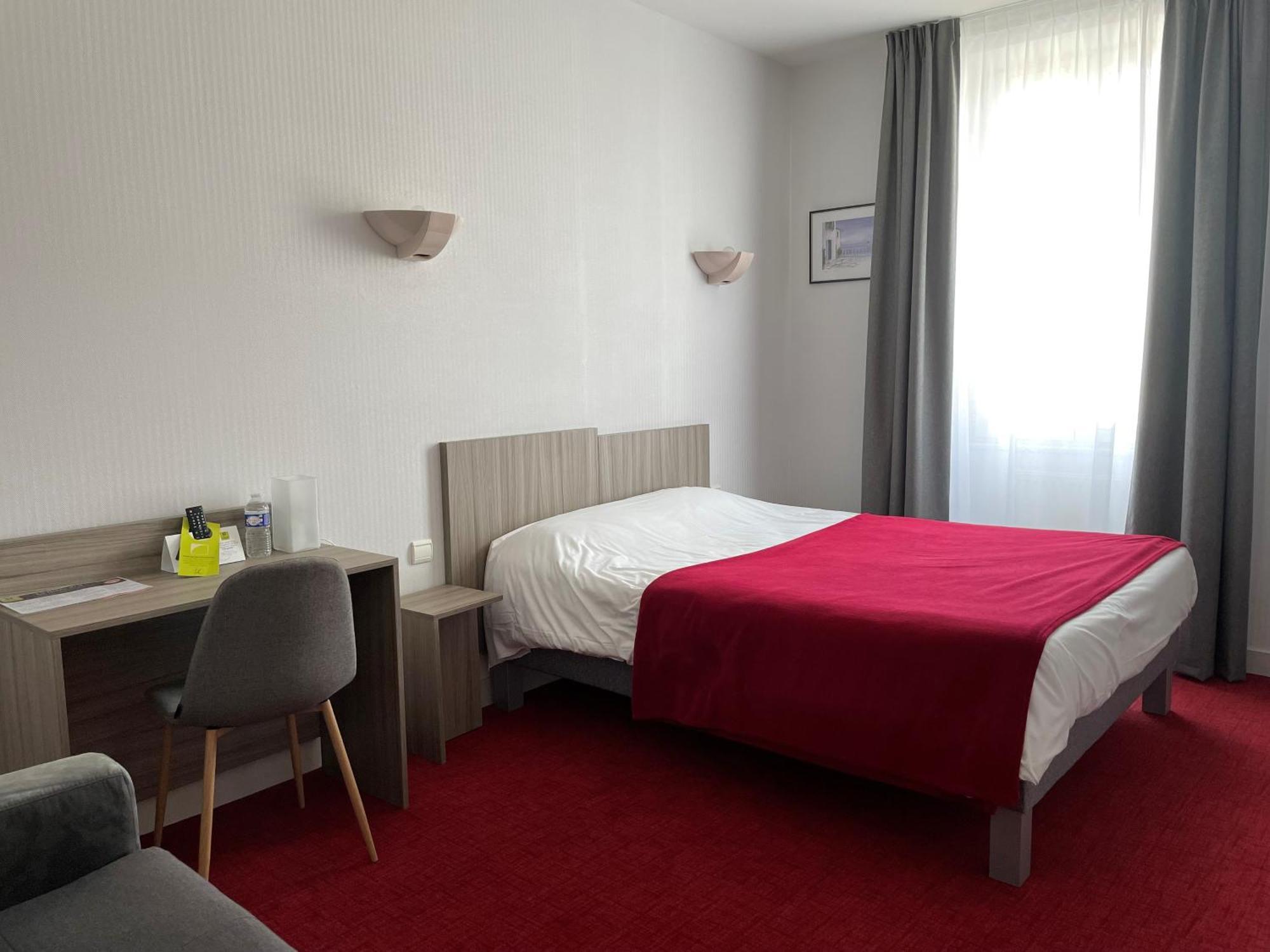 Hotel Restaurant La Boule D'Or Barbezieux-Saint-Hilaire Zewnętrze zdjęcie