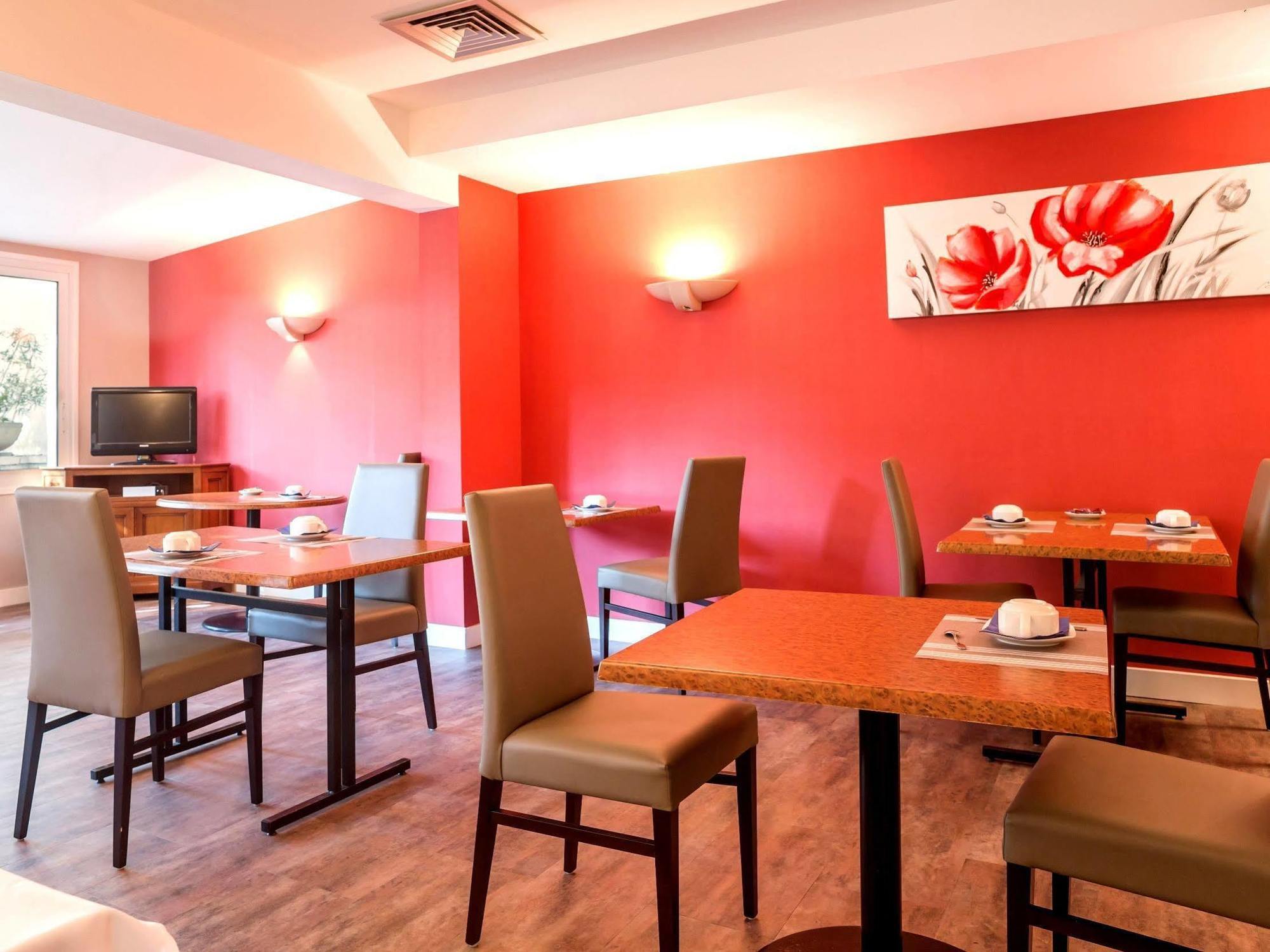 Hotel Restaurant La Boule D'Or Barbezieux-Saint-Hilaire Zewnętrze zdjęcie
