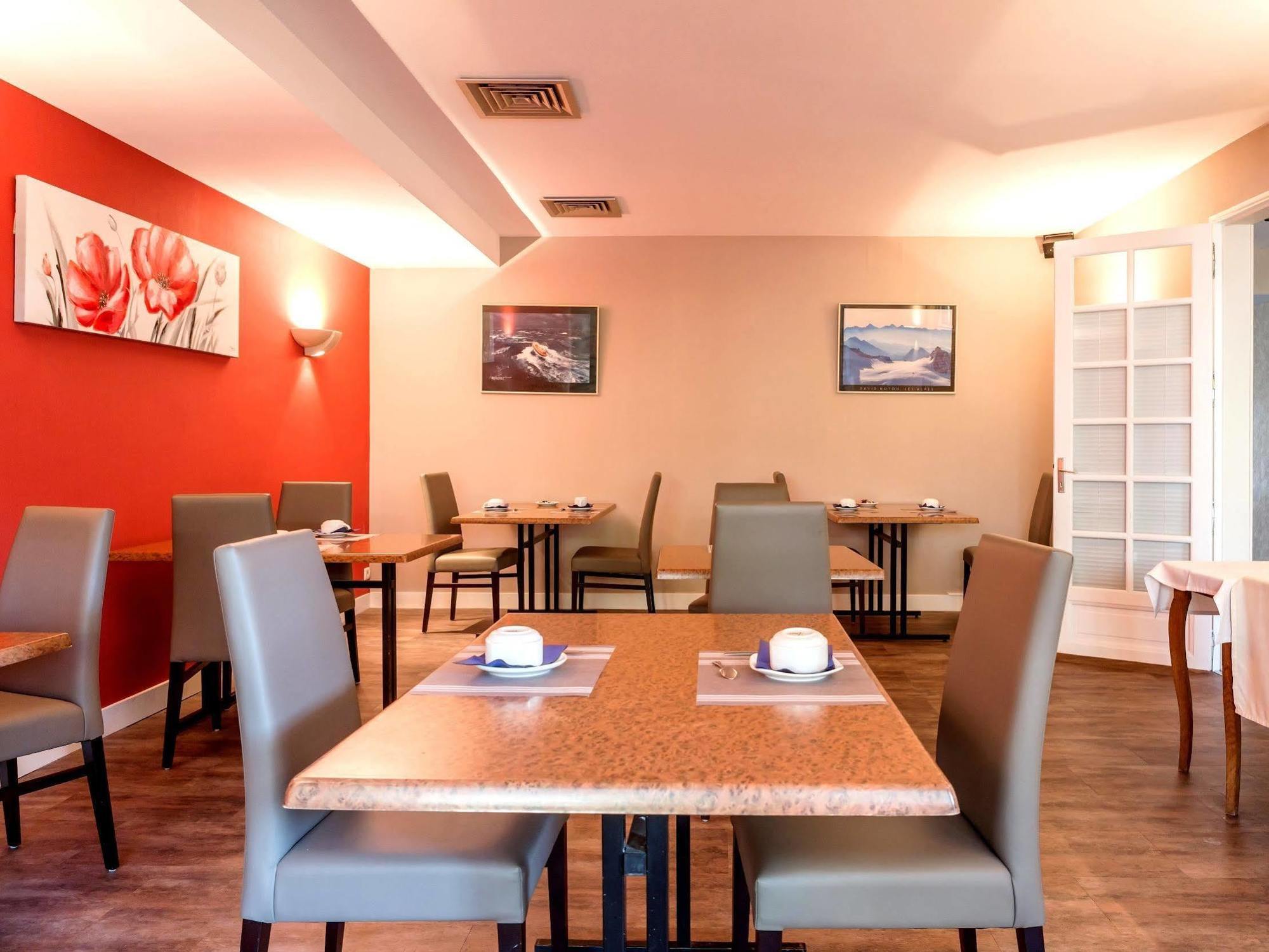 Hotel Restaurant La Boule D'Or Barbezieux-Saint-Hilaire Zewnętrze zdjęcie
