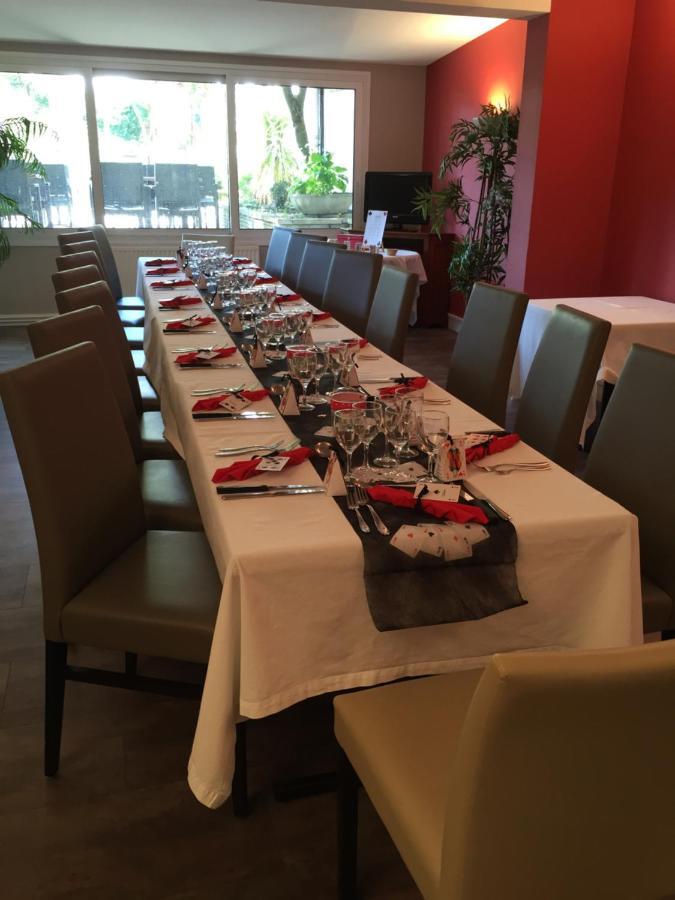 Hotel Restaurant La Boule D'Or Barbezieux-Saint-Hilaire Zewnętrze zdjęcie